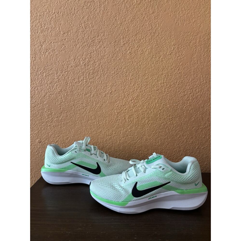 Nike Air Winflo 11 Running Walking Shoes Men’s Size 8 FJ9509-302 New White Green